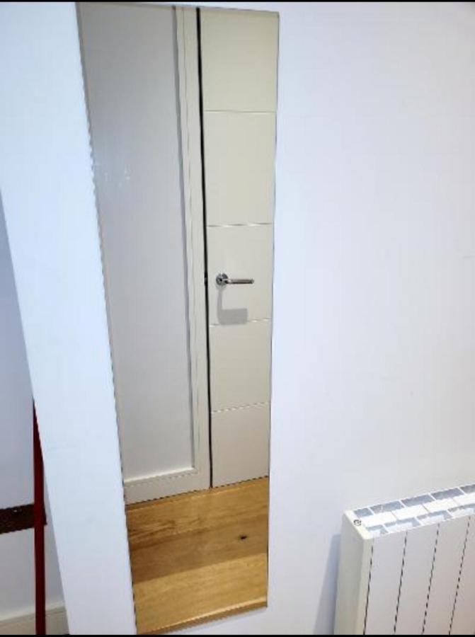 2 Bedroom Apt With 2 Comfortable King Size Beds, Free Private Parking, Easy Access To London West Byfleet エクステリア 写真